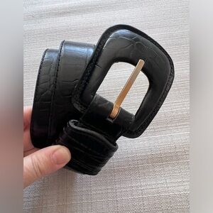 Liz Claiborne Black Croc-Embossed Leather Belt with Gold Buckle